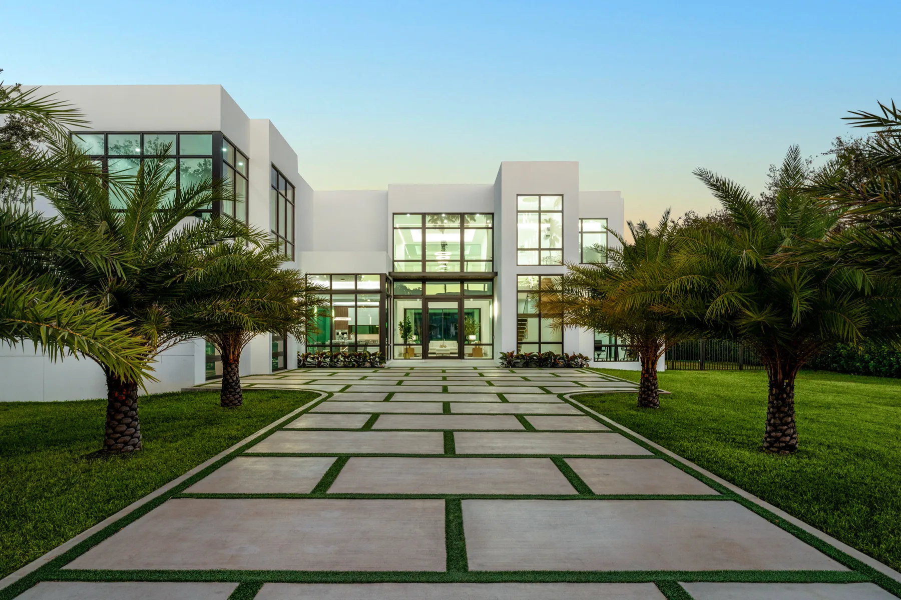 5 Beds 6 Baths 564 Sqm